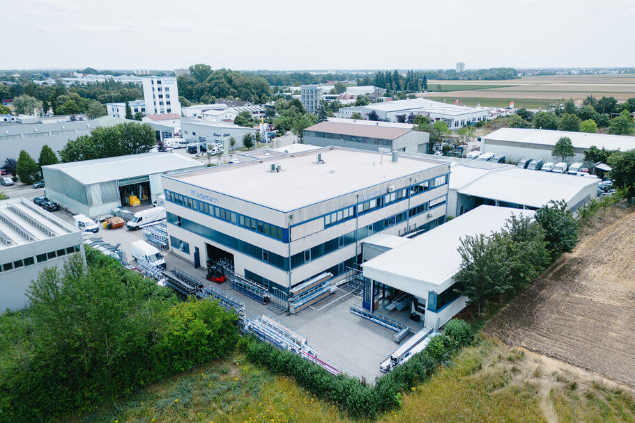 Firmengebäude der Glasbau Wiedemann GmbH, Drohnenaufnahme
